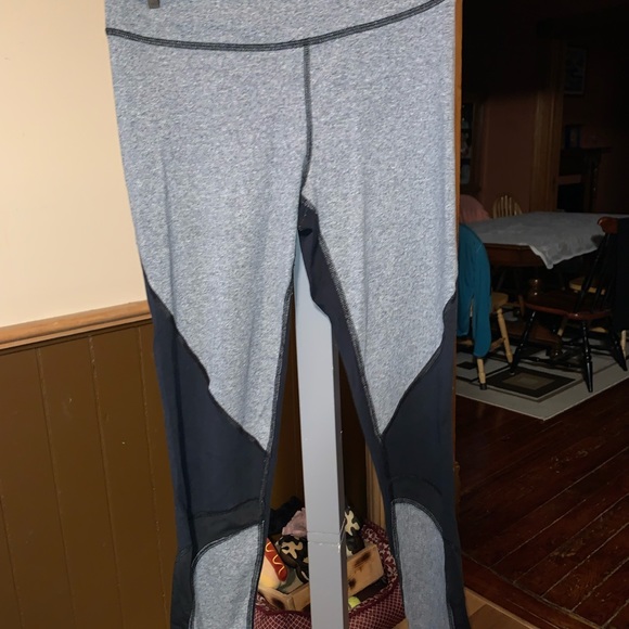 American Eagle leggings size small. Freshly washed. - Picture 1 of 1